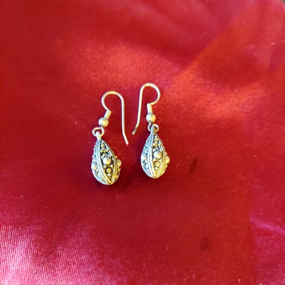 Pierced earring set - Picture 2 of 4